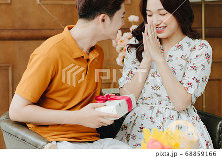 Birthday celebration 68859166