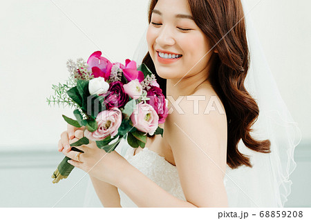 Happy Bride Happy Bride 68859208