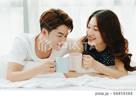 Happy couple Happy couple 68859368