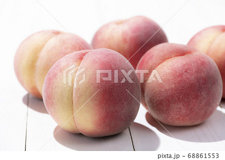 桃　夏の果物 68861553