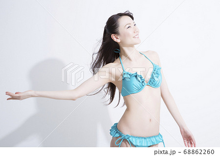 水着姿の女性の写真素材