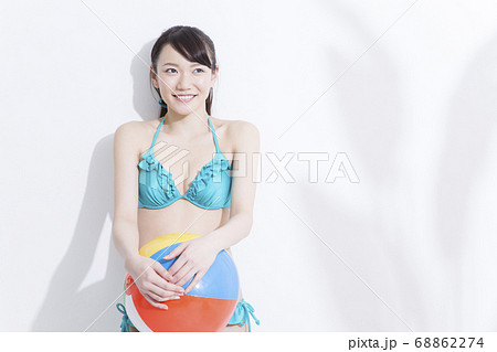 水着姿の女性の写真素材