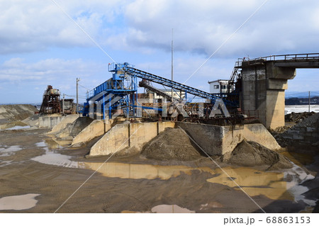 砕石工場 建設資材の生産現場 68863153