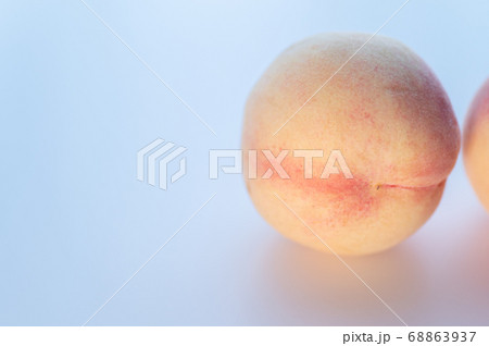 新鮮な桃クローズアップ 新鮮な桃クローズアップ 68863937