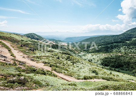 毛無峠の風景(毛無峠から小串硫黄鉱山跡を望む) 毛無峠の風景(毛無峠から小串硫黄鉱山跡を望む) 68866843