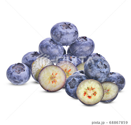 blueberries isolated on white background 68867859