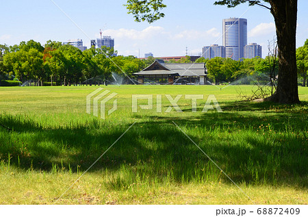 大阪城 西の丸庭園の風景の写真素材