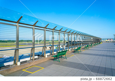 コロナ禍の朝の成田空港 コロナ禍の朝の成田空港 68872662