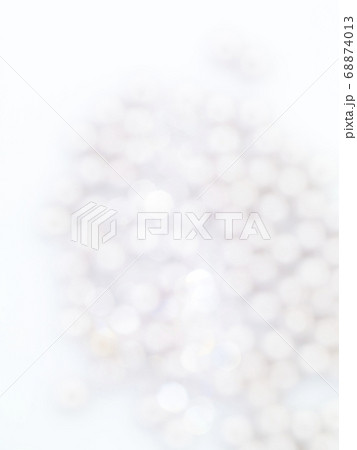 キラキラと輝くダイヤモンドの背景の写真素材