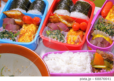 子供のお弁当の準備 68876641