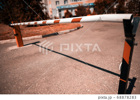 Automatic barrier in closed condition 68878283