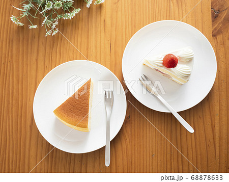 苺のショートケーキとチーズケーキ 苺のショートケーキとチーズケーキ 68878633