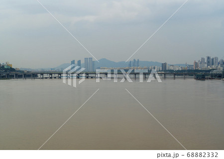 ソウル 漢江 動作大橋 68882332