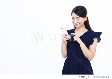 30代女性 白バック ポートレート 30代女性 白バック ポートレート 68885015