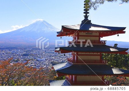 五重塔と富士山 五重塔と富士山 68885705