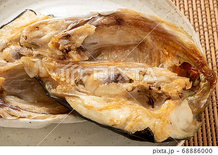 カンパチのアラの塩焼き の写真素材