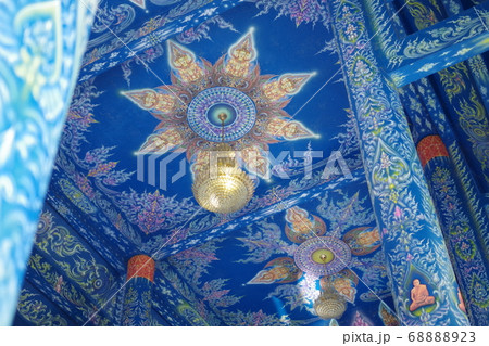 チェンライのワット・ロンスアテンの天井 チェンライのワット・ロンスアテンの天井 68888923