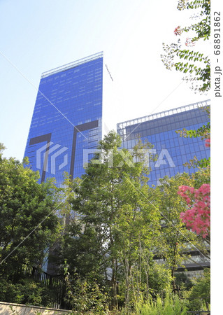 ホテルオークラ東京　庭園と建物外観　 68891862