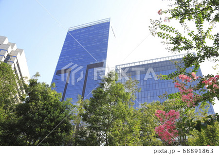 ホテルオークラ東京　庭園と建物外観　 68891863