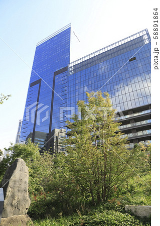 ホテルオークラ東京　庭園と建物外観　 68891864