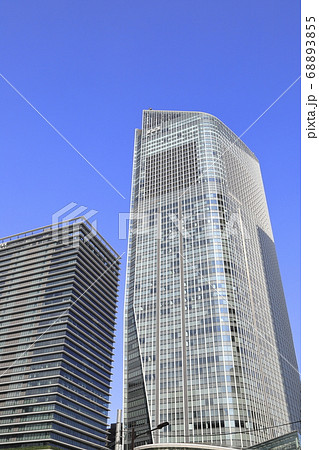 虎ノ門ヒルズ　森タワー（右）とビジネスタワー（左）　 68893855