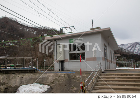 上越線　岩原スキー場前駅 68898064
