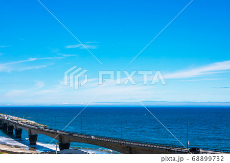 (茨城県-風景)高台から見渡す高架橋と太平洋6 (茨城県-風景)高台から見渡す高架橋と太平洋6 68899732