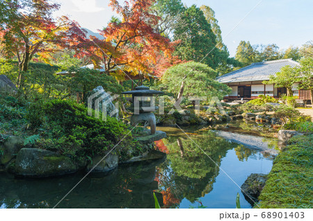 紅葉の名庭 68901403