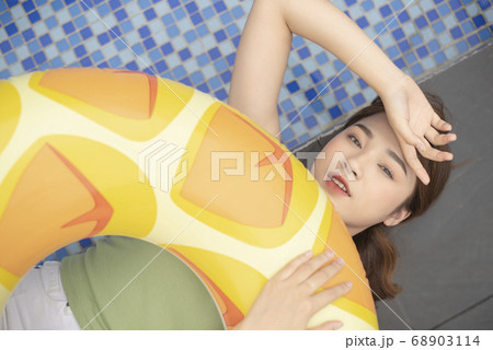 女性 ライフスタイル 夏 女性 ライフスタイル 夏 68903114