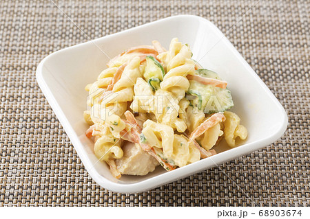 マカロニサラダ マカロニサラダ 68903674