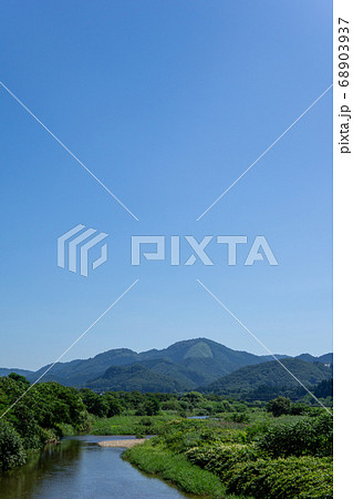 橋の上から見た夏の鳳凰山 68903937