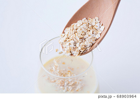 オートミール 68903964