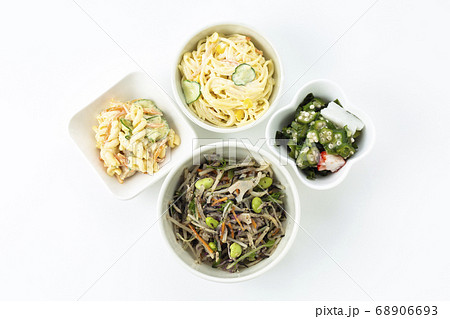 蒸し鶏とヒジキのサラダ（根菜サラダ） 68906693