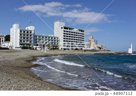 ホテル街を背にした平太郎浜【大洗海岸】 68907112