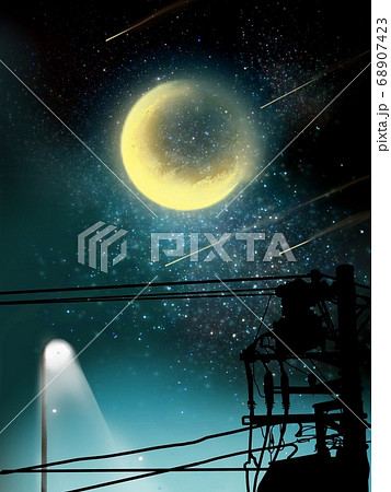 星空と下弦の月と電柱のシルエット 68907423
