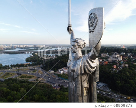 Aerial view of the Motherland Monument. Kyiv, Ukraine 68909878