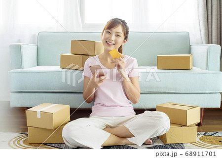 woman, shopping online woman, shopping online 68911701