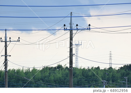 電線と曇天 電線と曇天 68912956