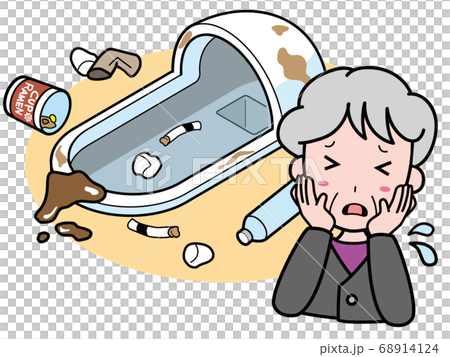 ゴミが散乱している和式トイレに困るおばあさん 68914124