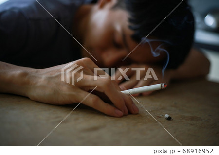 寝たばこ　イメージ 68916952