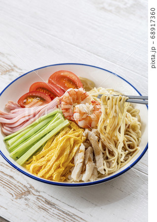 冷やし中華 68917360