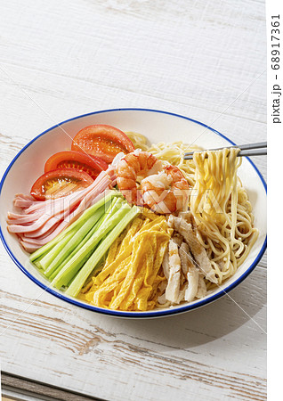 冷やし中華 68917361