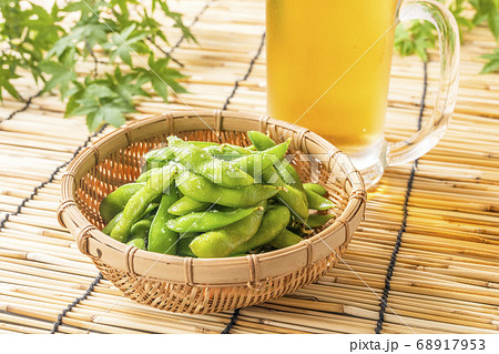 生ビールと枝豆 68917953