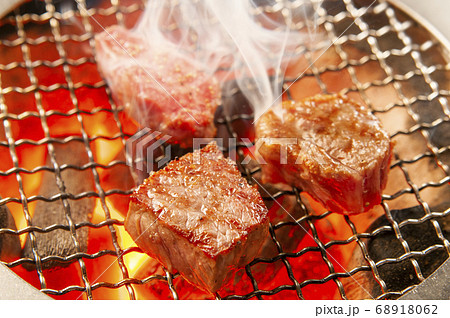 炭火焼肉 68918062