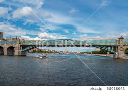 Pushkin (Andreevsky) bridge in Moscow. Navigation. Pushkin (Andreevsky) bridge in Moscow. Navigation. 68918068