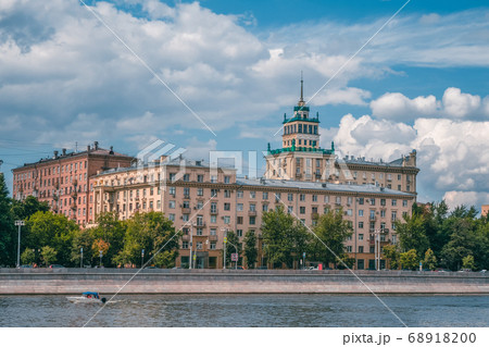 Frunzenskaya embankment in Moscow, old building Frunzenskaya embankment in Moscow, old building 68918200