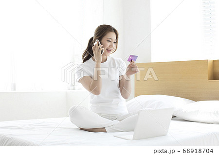 女性 女 女の子 68918704