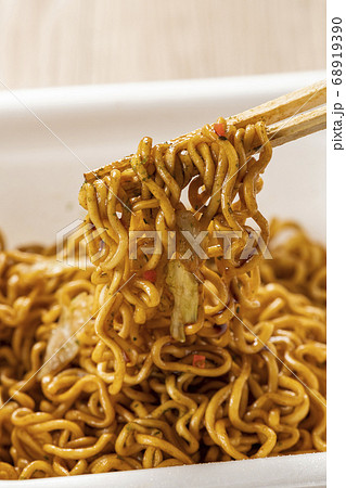 インスタント焼きそば インスタント焼きそば 68919390