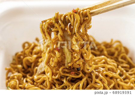 インスタント焼きそば 68919391