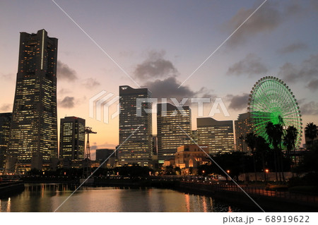 横浜みなとみらい夕景(2) 68919622